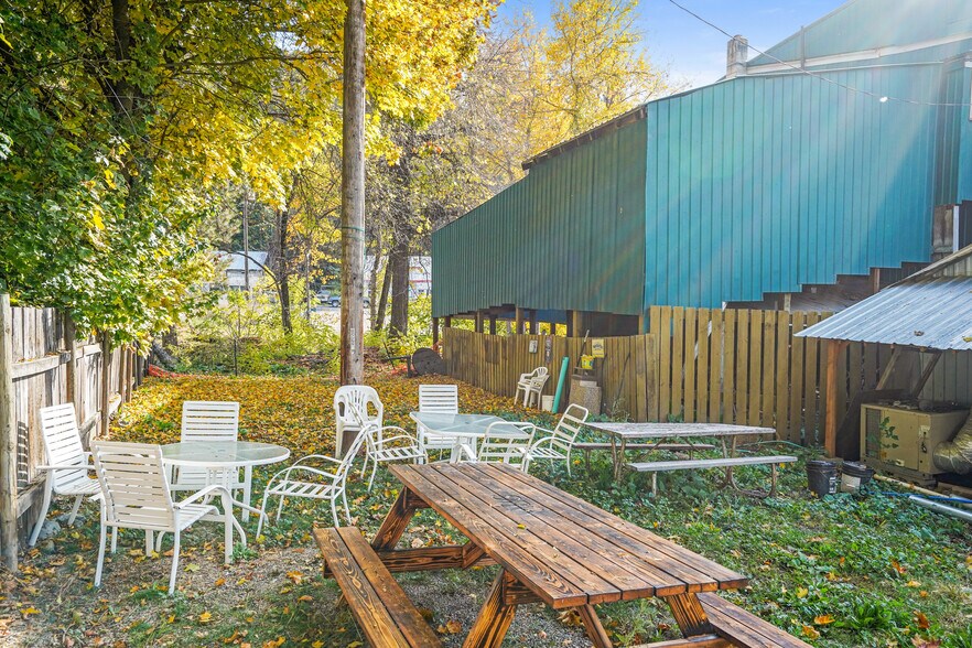 More Photos Of 4976 WA-25 Hwy, Hunters Bar For Sale