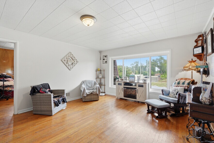 More Photos Of 23589-23593 Van Born Rd, Taylor Freestanding For Sale
