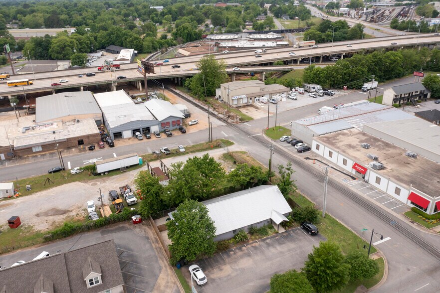 More Photos Of 1600 Greensboro Ave, Tuscaloosa Veterinarian Kennel For Sale