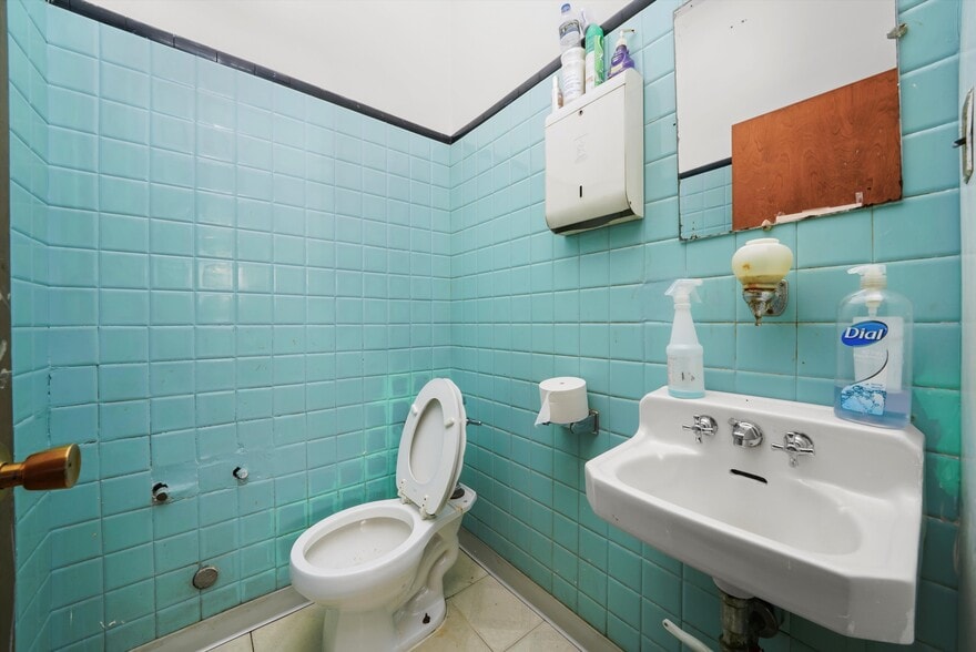 More Photos Of 2024 W 79th St, Chicago Medical For Sale
