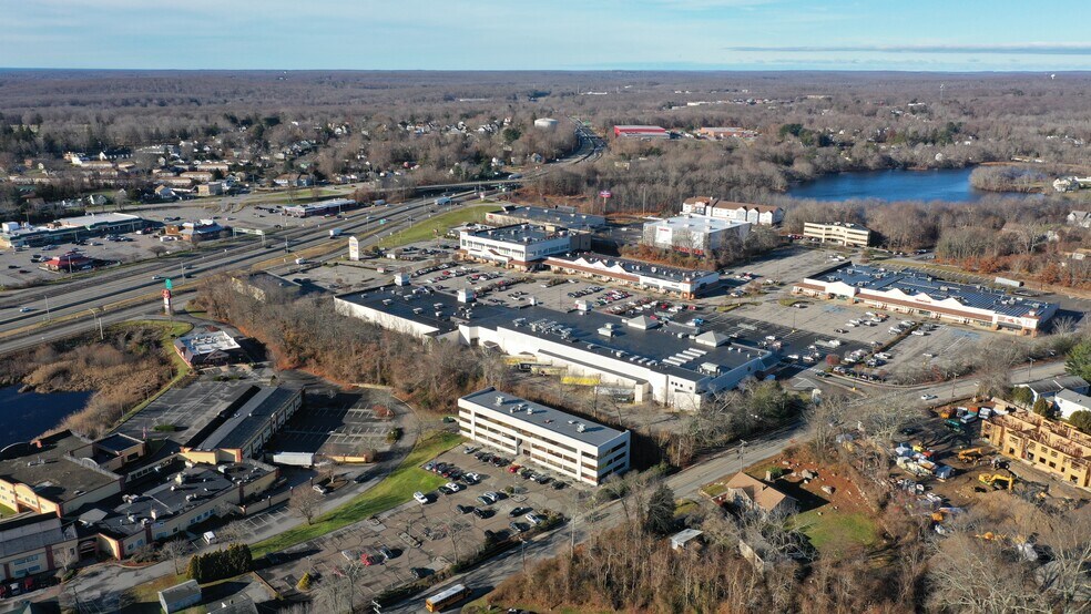 More Photos Of 400 Bayonet St, New London Medical For Sale