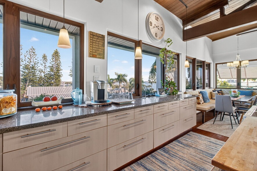 More Photos Of 5657 Shore S blvd, Gulfport Specialty For Sale