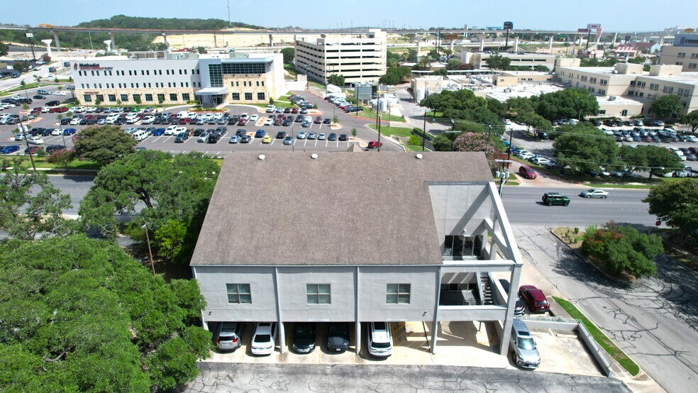 More Photos Of 12501 Judson Rd, San Antonio Medical For Lease