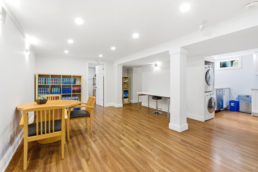 More Photos Of 1443 Woodroffe Ave, Ottawa Office For Sale