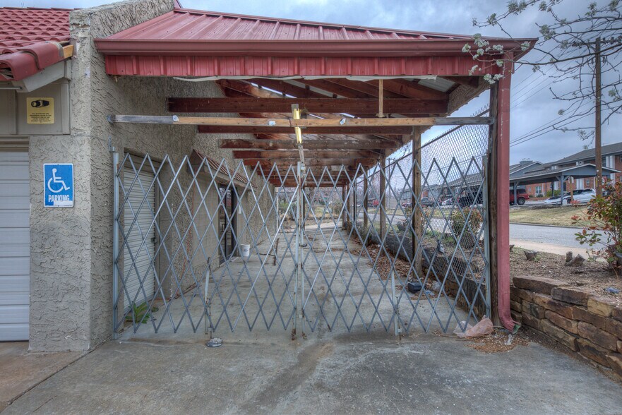 More Photos Of 4311 E 31st St, Tulsa Unknown For Lease