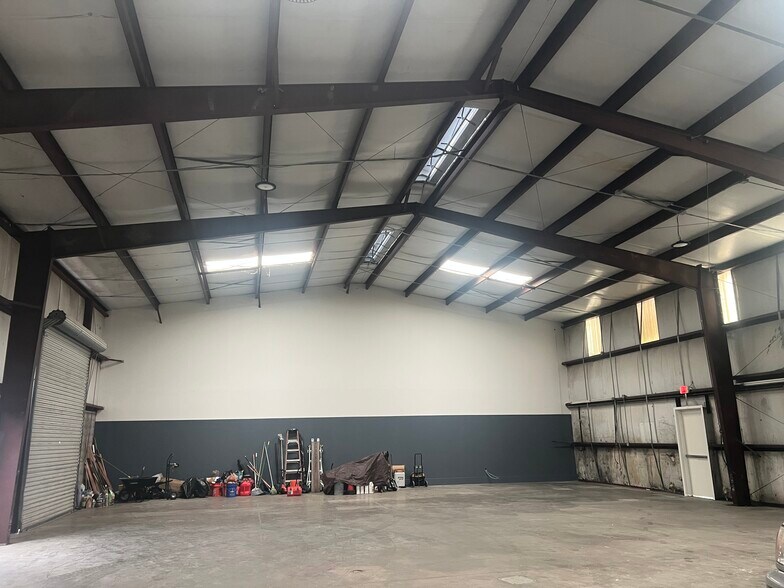 More Photos Of 4005 Osage St, Houston Warehouse For Lease