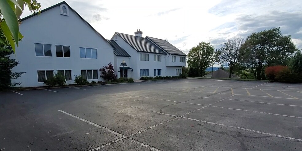 More Photos Of 2000 Hampton Ctr, Morgantown Medical For Sale