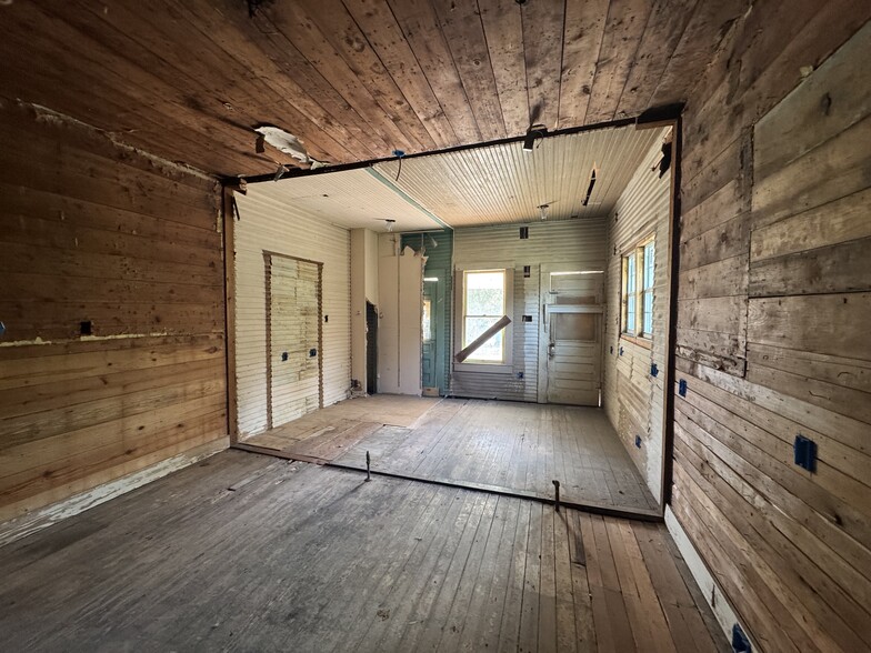 More Photos Of 4219 S Presa St, San Antonio General Retail For Sale