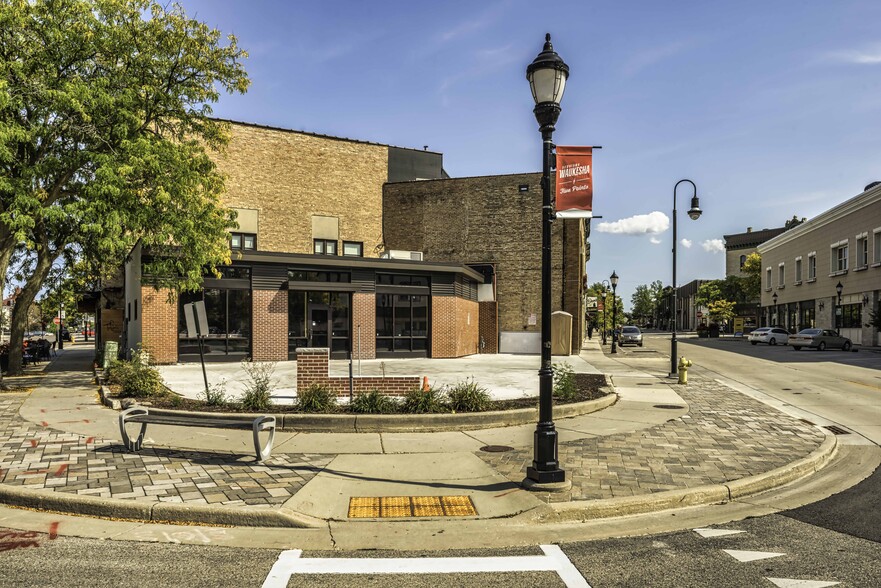 Primary Photo Of 344 W Broadway, Waukesha Storefront Retail Office For Lease