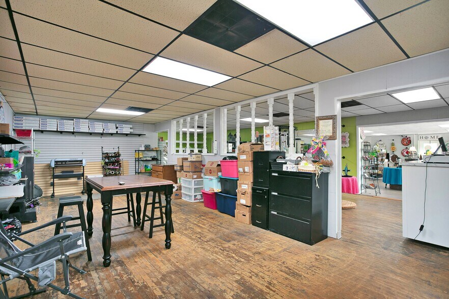 More Photos Of 537 E Main St, Lebanon Freestanding For Sale