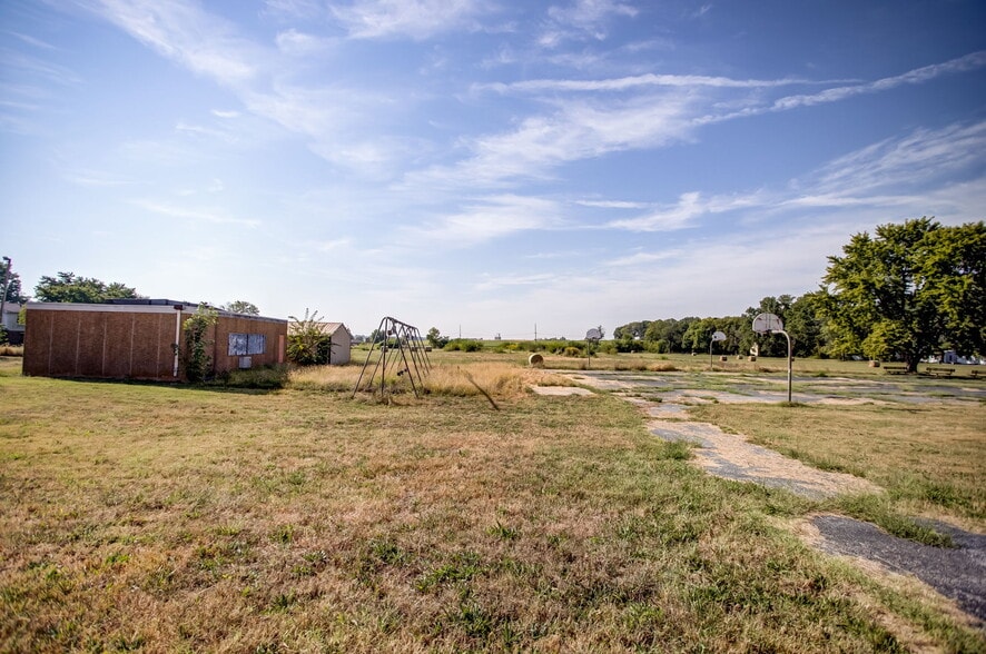 More Photos Of 1901 Mascoutah Ave, Belleville Schools For Sale