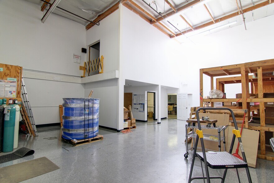 More Photos Of 4125 Market St, Ventura Light Manufacturing For Sale
