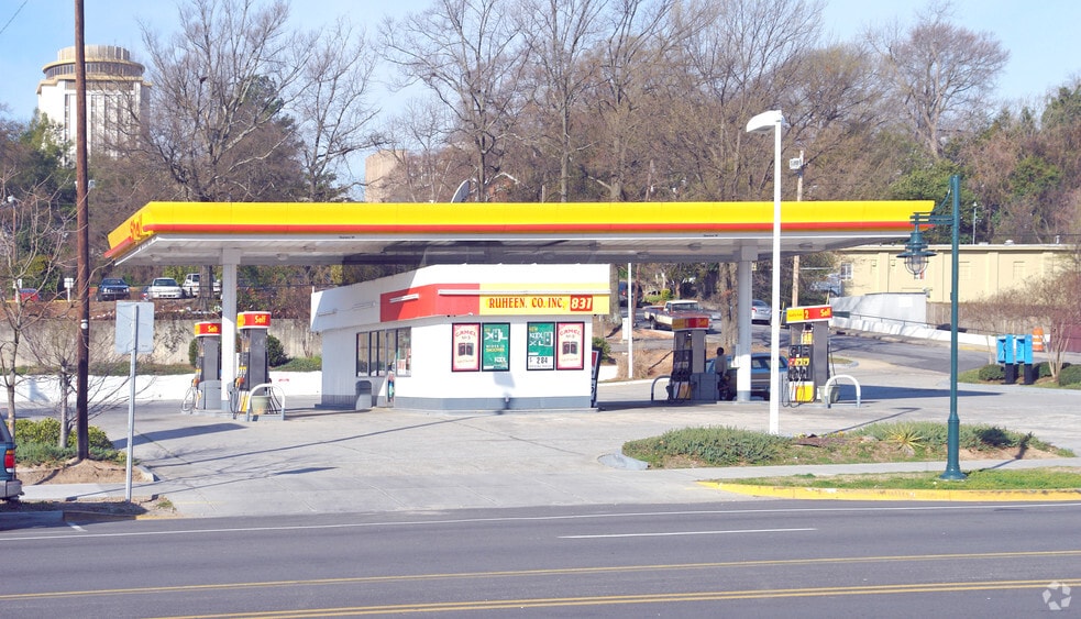More Photos Of 831 Harden St, Columbia Convenience Store For Sale