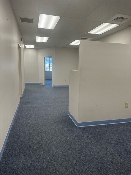 More Photos Of 693 Bloomfield Ave, Bloomfield Office For Sale
