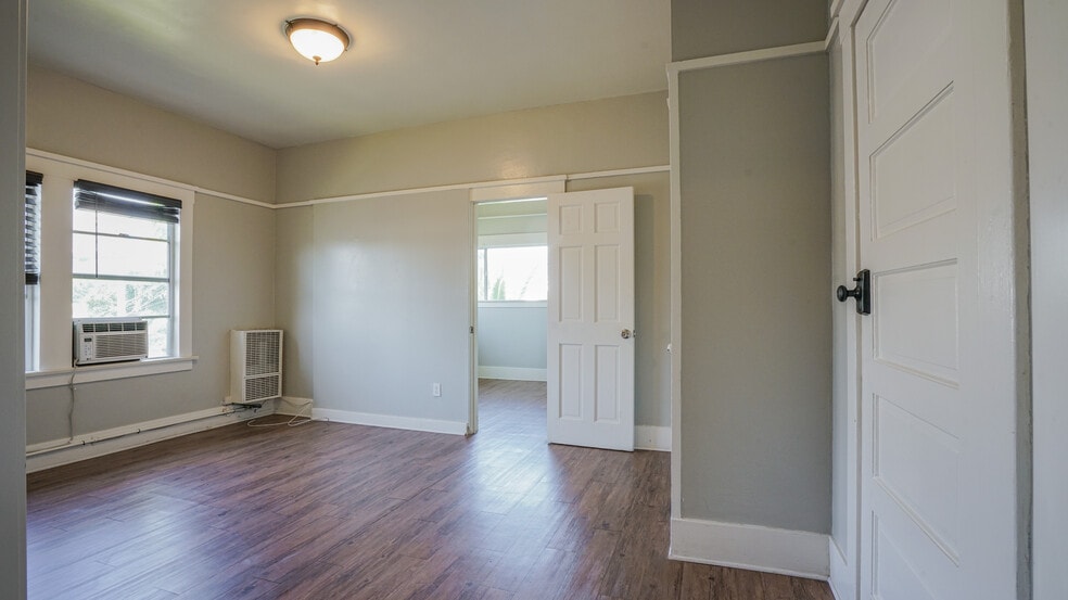 More Photos Of 2617 Jeffries Ave, Los Angeles Apartments For Sale