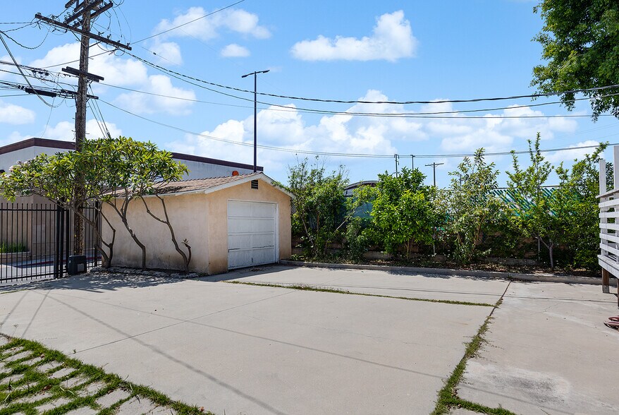 More Photos Of 5628-5630 York Blvd, Los Angeles Storefront Retail Residential For Sale