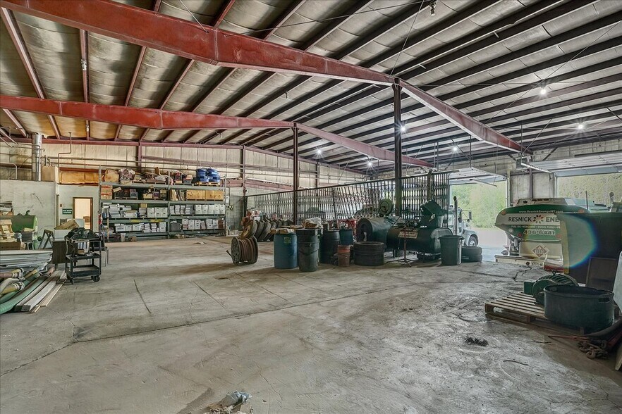 More Photos Of 85 Kaufman Rd, Monticello Distribution For Sale