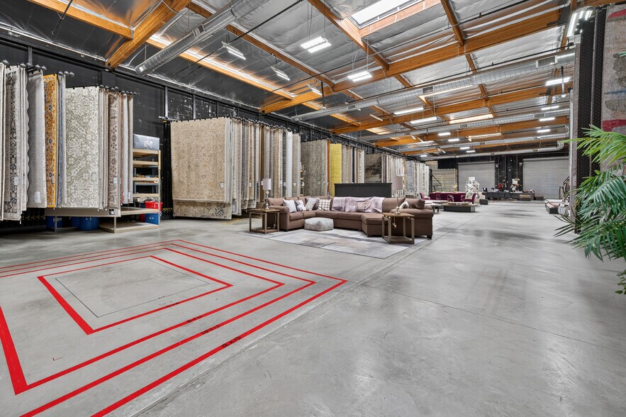 More Photos Of 16531 Saticoy St, Van Nuys Warehouse For Sale