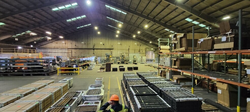 More Photos Of 900 W 9th Ave, Huntington Manufacturing For Sale