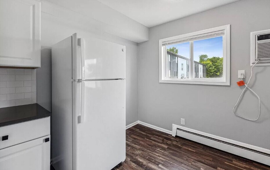 More Photos Of 4221 N Grand River Ave, Lansing Apartments For Sale