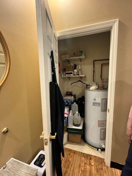 More Photos Of 351-361 W Main St, Leola General Retail For Lease