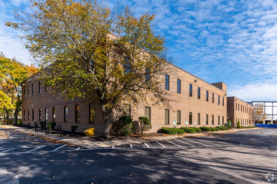Primary Photo Of 1 Rounder Way, Burlington Office For Lease