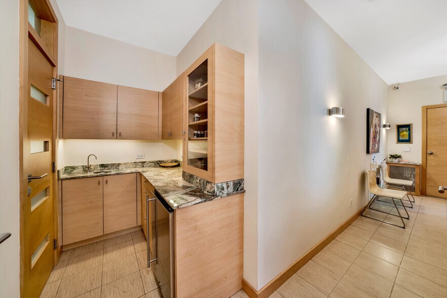 More Photos Of 570 Park Ave, New York Apartments For Sale