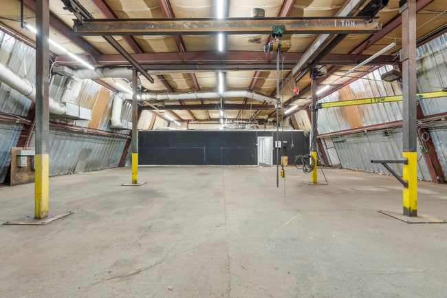 More Photos Of 1004 N Victor Ave, Tulsa Warehouse For Lease