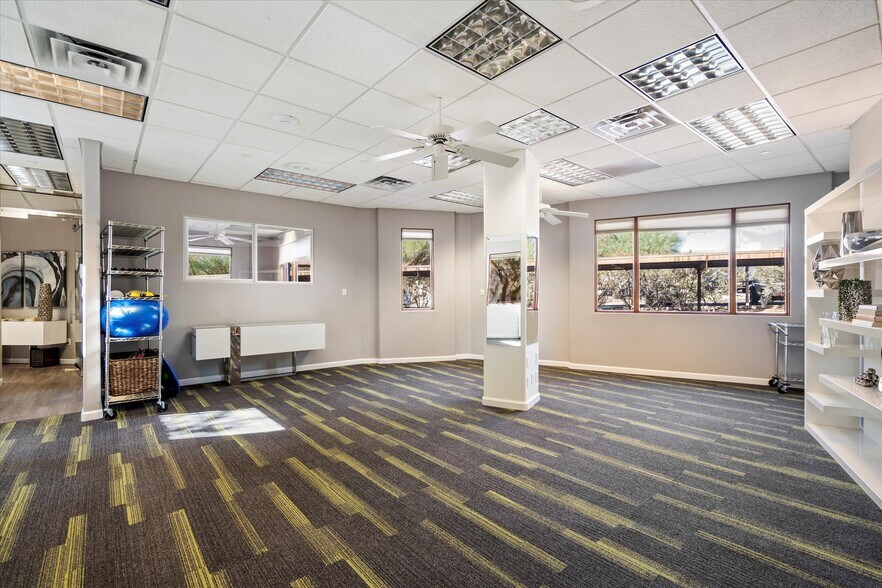 More Photos Of 8712 E Vista Bonita Dr, Scottsdale Medical For Sale
