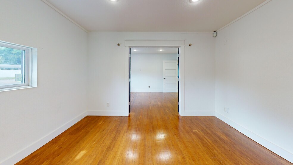 More Photos Of 3480 Barrancas Ave, Pensacola Freestanding For Lease