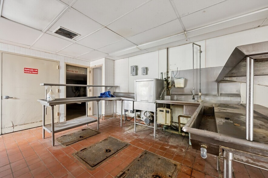 More Photos Of 2020 N Lincoln Park West, Chicago Apartments For Sale