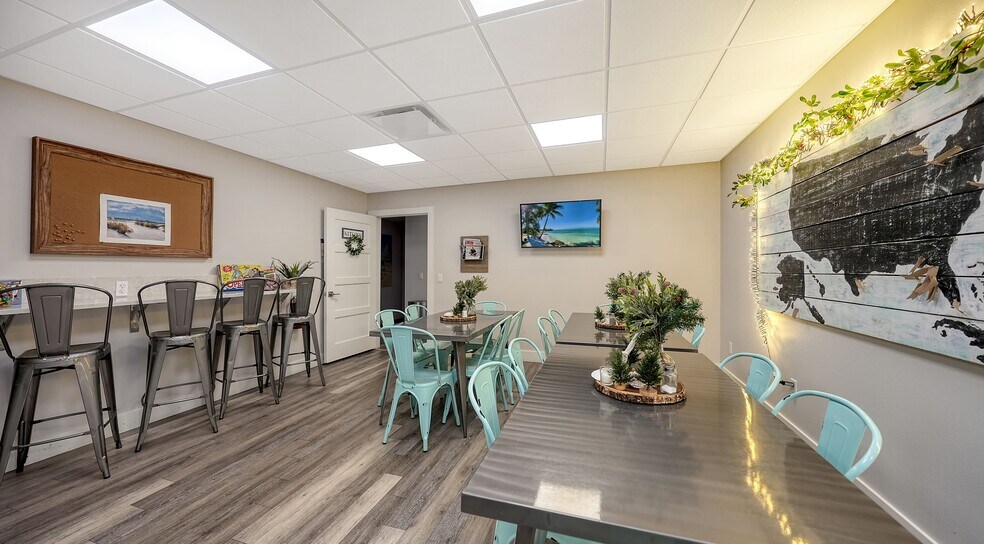 More Photos Of 1630 S Tuttle Ave, Sarasota Medical For Sale