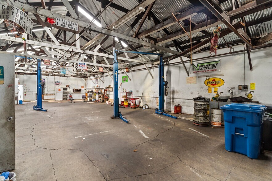 More Photos Of 7244 Mission St, Daly City Auto Repair For Sale