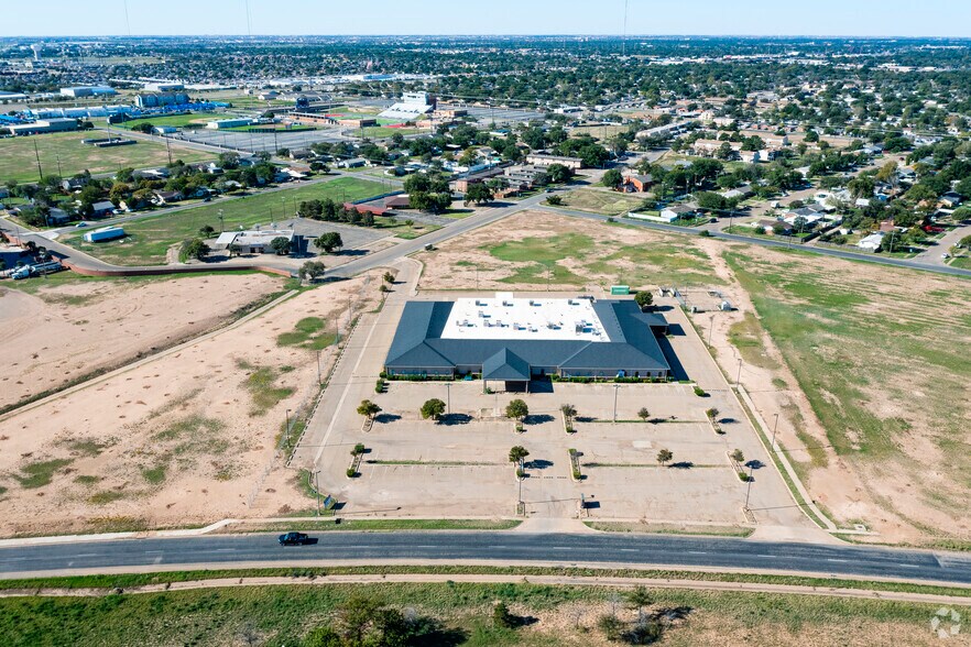 More Photos Of 6104 Avenue Q South Dr, Lubbock Medical For Sale