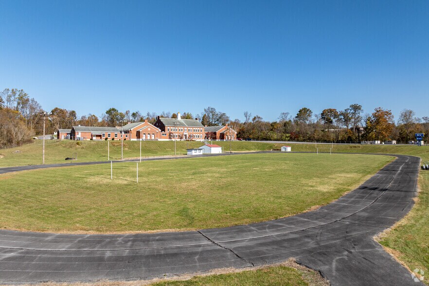 More Photos Of 1717 Bristol Caverns Hwy, Bristol Schools For Sale