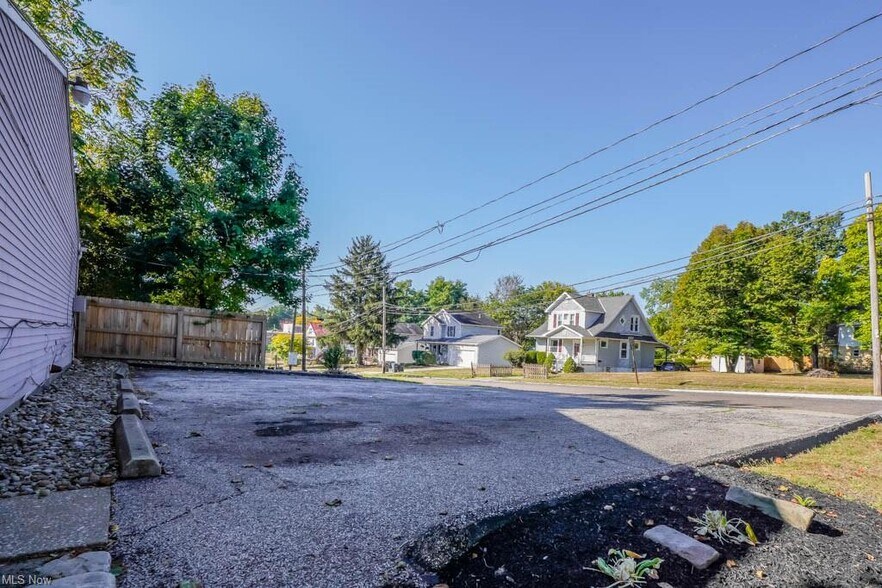 More Photos Of 330-352 Silver St, Akron Apartments For Sale