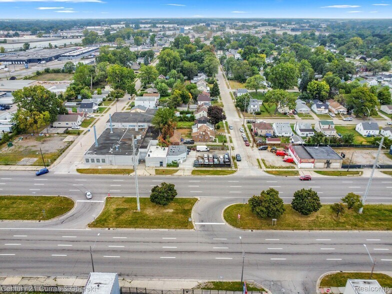 More Photos Of 12357 E Eight Mile Rd, Warren Warehouse For Sale