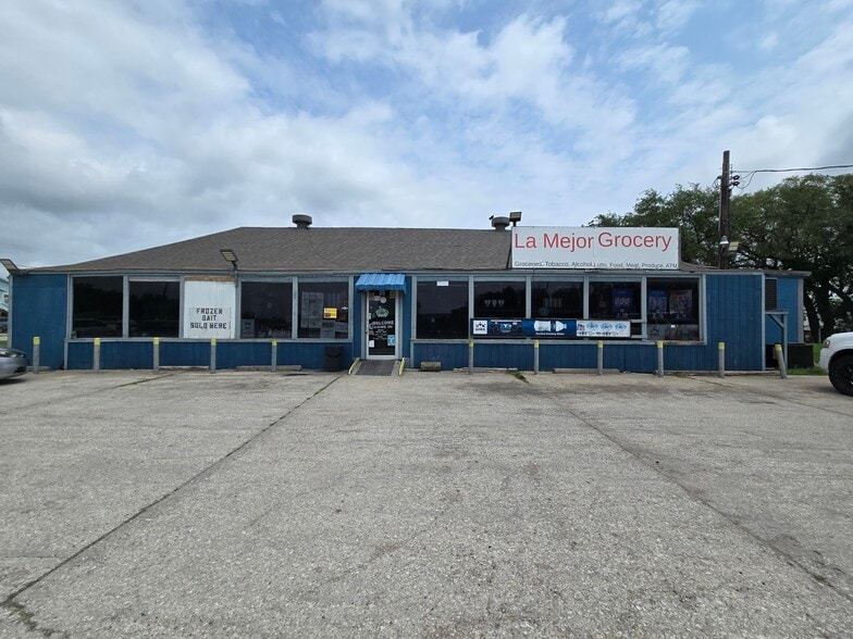 Primary Photo Of 1218 FM 517 S, Dickinson Freestanding For Sale