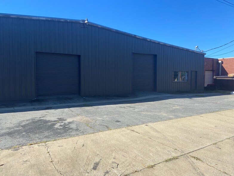 More Photos Of 1014 Holloway Ave, Albany Warehouse For Sale