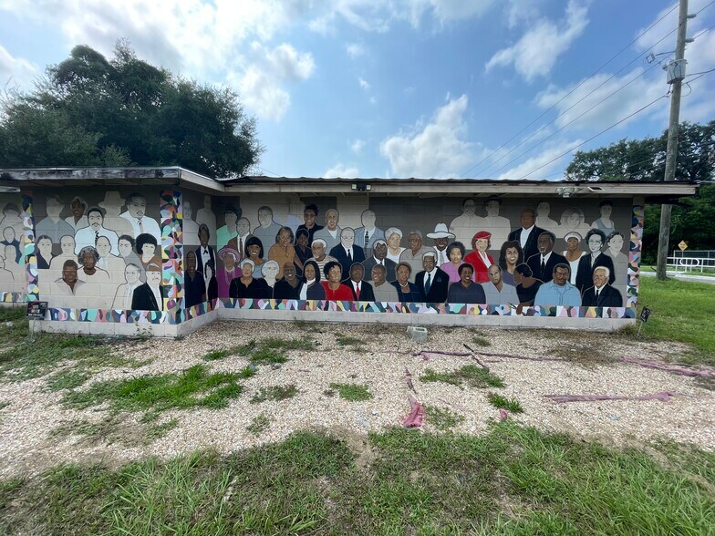 More Photos Of 410 W Beresford Ave, Deland General Retail For Sale