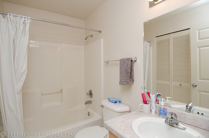More Photos Of 1129 SW Gaines St, Portland Apartments For Sale