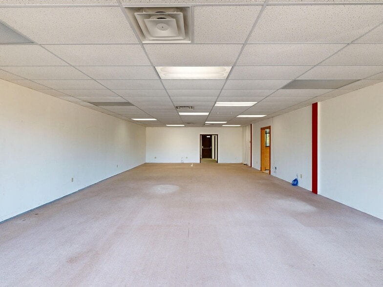 More Photos Of 2051-2063 W 8th St, Erie Storefront Retail Office For Lease