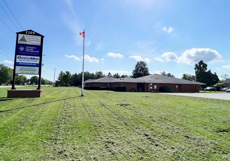 Primary Photo Of 2109 London Line, Sarnia Medical For Lease