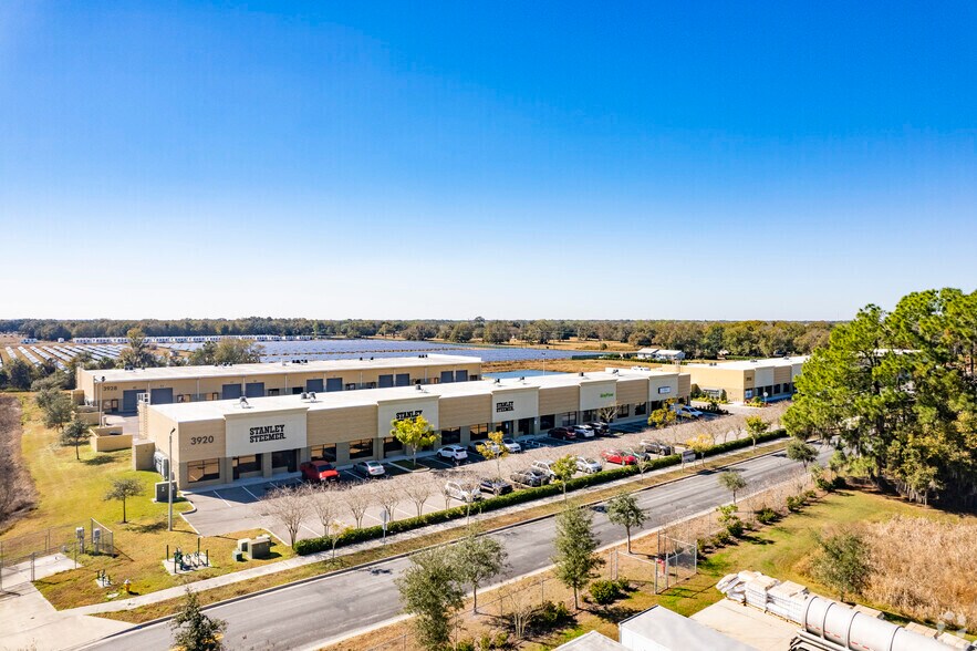 More Photos Of 3920 Anchuca Dr, Lakeland Warehouse For Lease