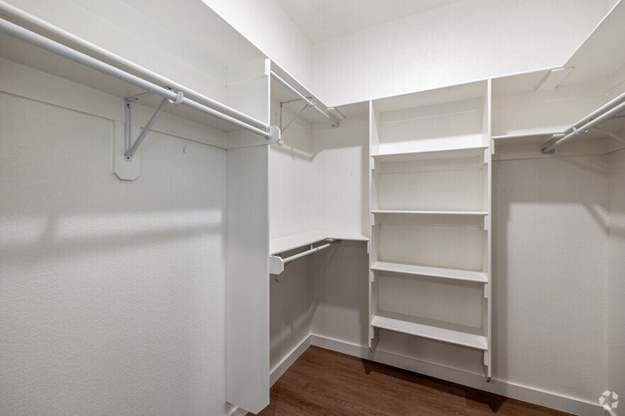 More Photos Of 275 N Hunter St, Farmington Apartments For Sale