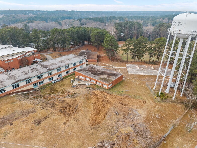 More Photos Of 711 N Chapin Rd, Aberdeen Flex For Sale