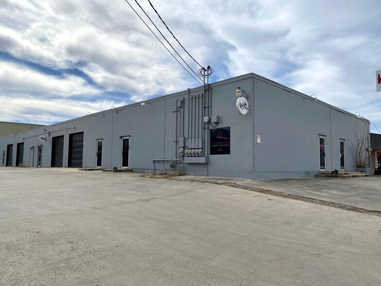 More Photos Of 7218-7234 Eckhert Rd, San Antonio Warehouse For Lease