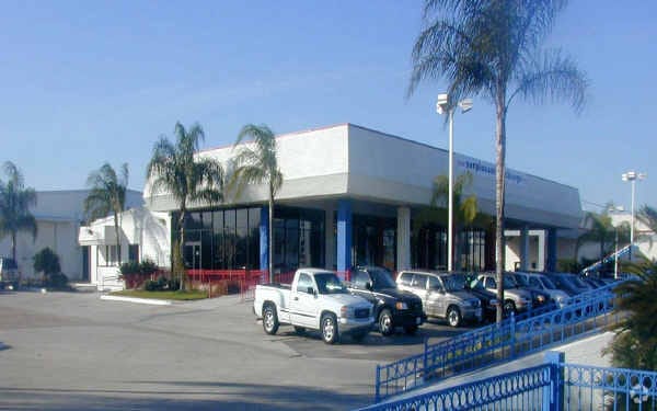Primary Photo Of 9645 North Fwy, Houston Auto Dealership For Sale