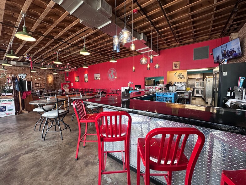 More Photos Of 215 E 2nd St, Bartlesville Auto Repair For Sale