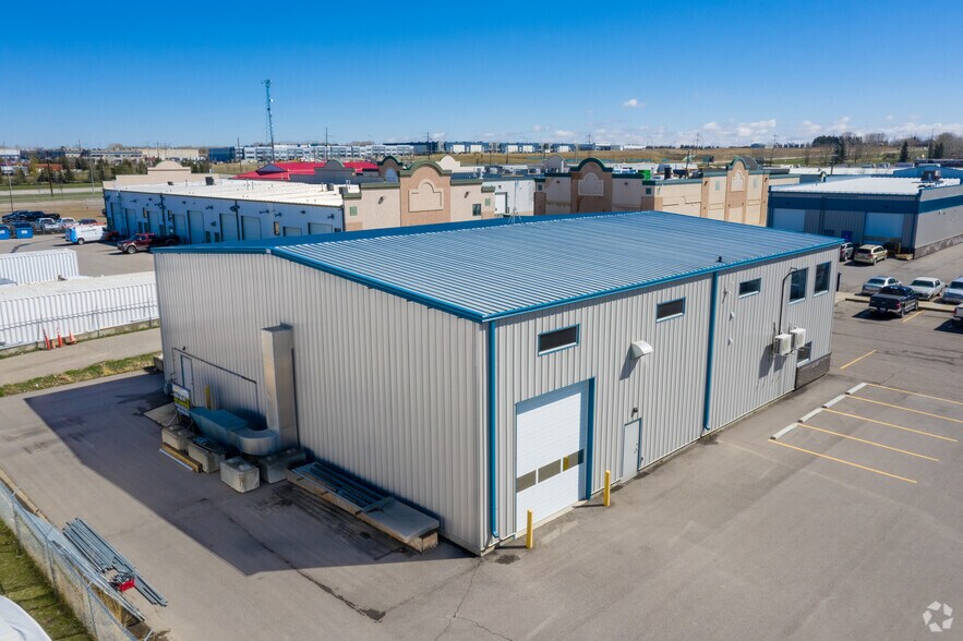 More Photos Of 145 East Lake Blvd NE, Airdrie Warehouse For Sale